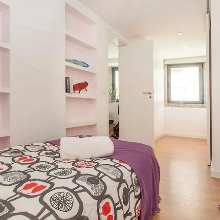 Windmill White - 2 Bedroom Duplex On City Center * Lisbon