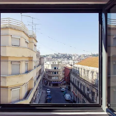 Windmill White - 2 Bedroom Duplex On City Center * Lisbon